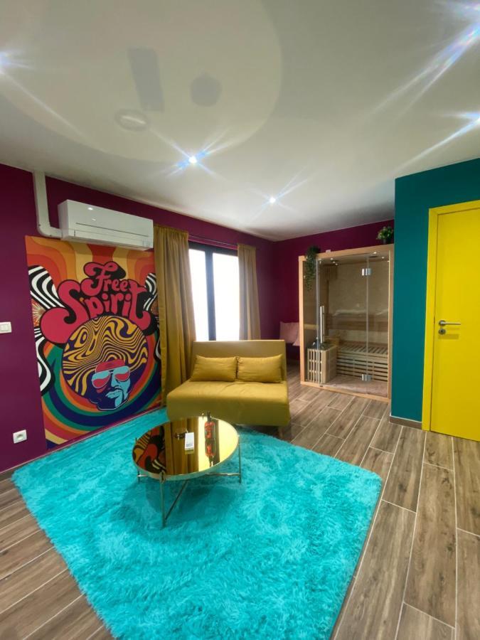 Capsule Groovy-Jacuzzi-Sauna-Billard-Netflix- Nintendo Switch & Jeux Монс Экстерьер фото