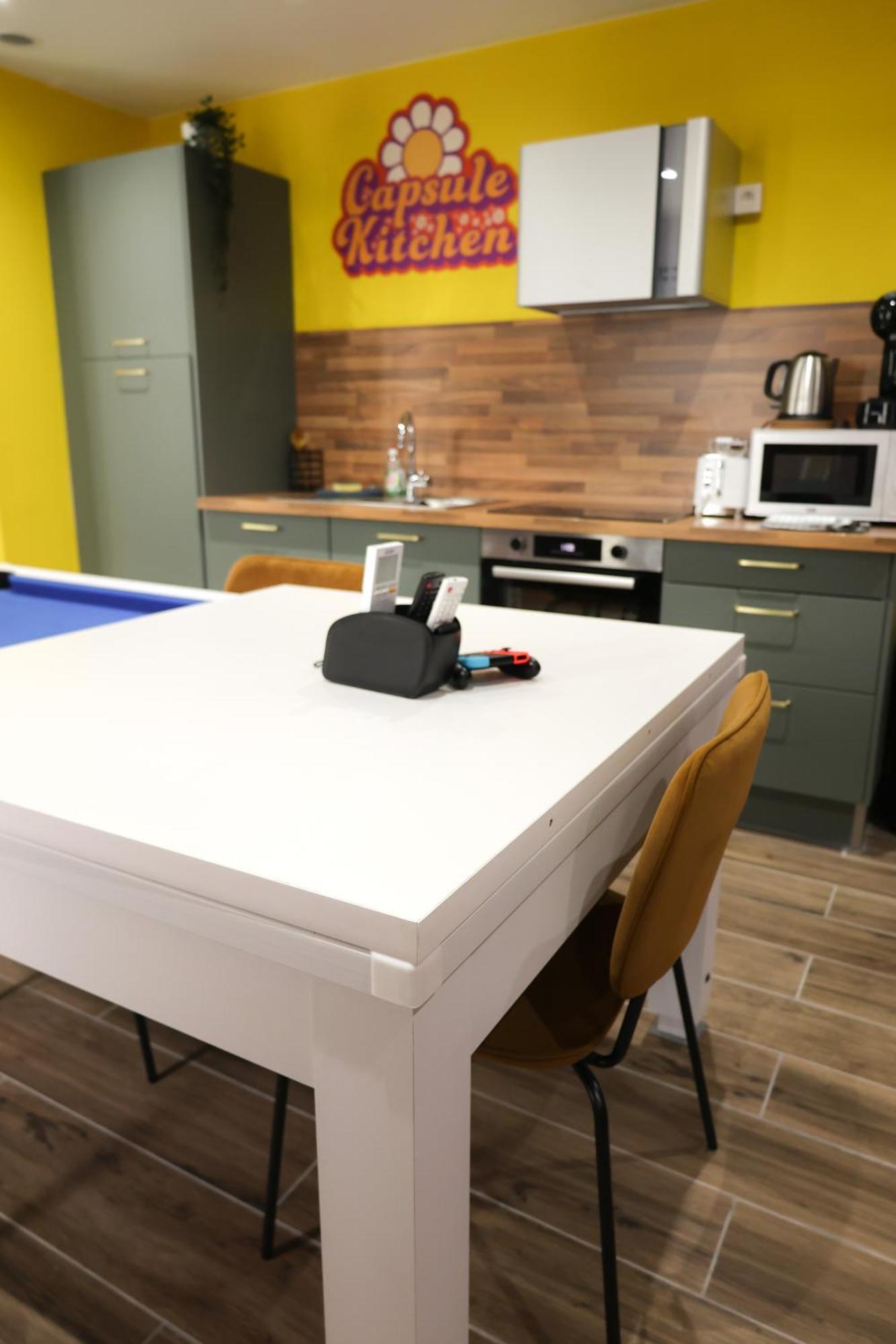 Capsule Groovy-Jacuzzi-Sauna-Billard-Netflix- Nintendo Switch & Jeux Монс Экстерьер фото