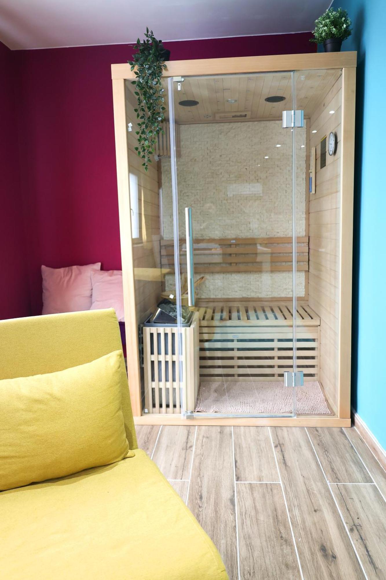 Capsule Groovy-Jacuzzi-Sauna-Billard-Netflix- Nintendo Switch & Jeux Монс Экстерьер фото