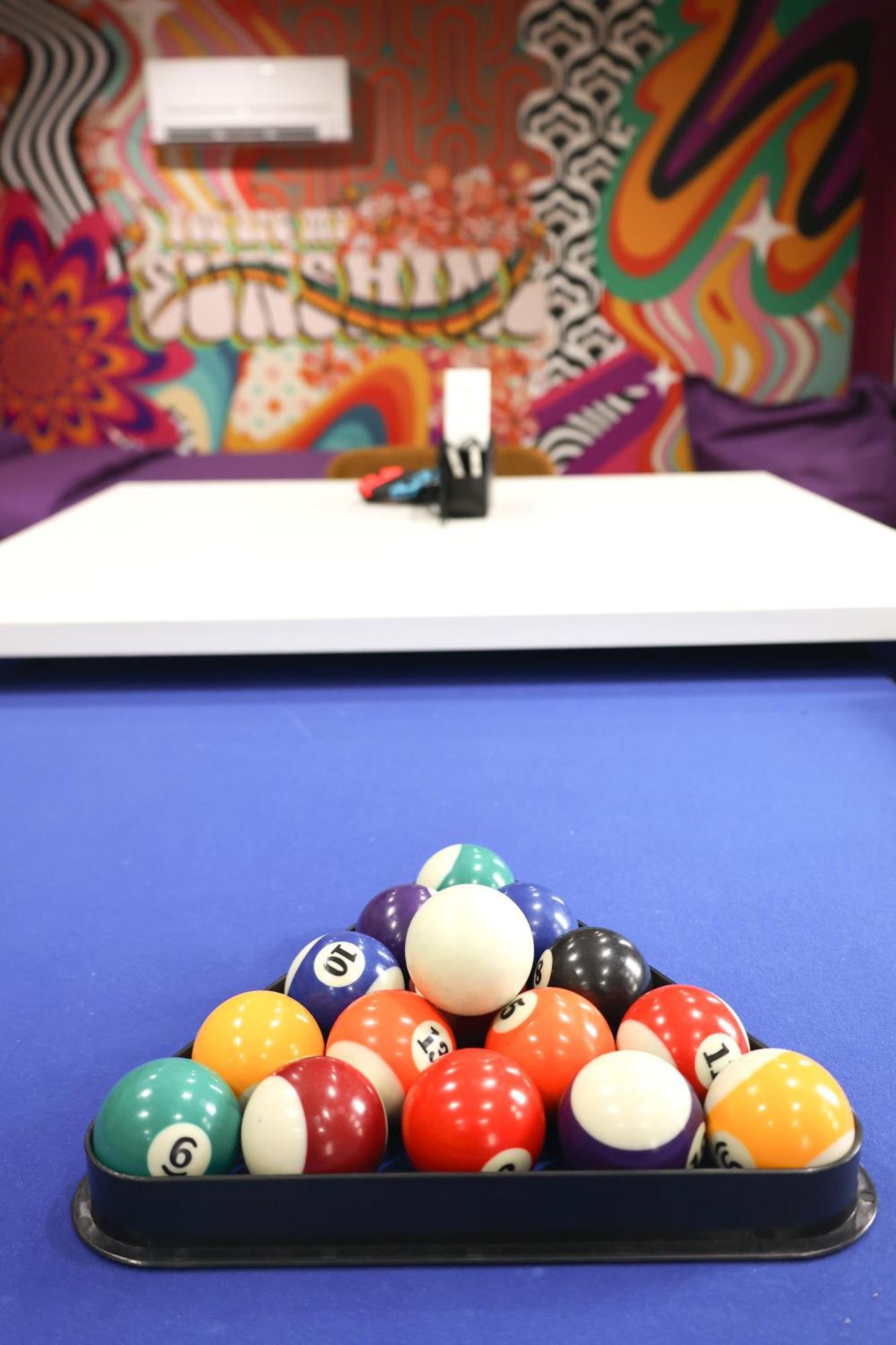 Capsule Groovy-Jacuzzi-Sauna-Billard-Netflix- Nintendo Switch & Jeux Монс Экстерьер фото