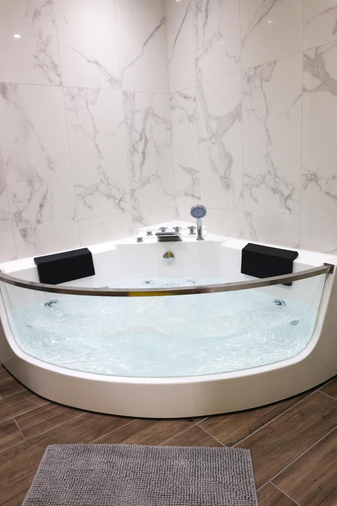 Capsule Groovy-Jacuzzi-Sauna-Billard-Netflix- Nintendo Switch & Jeux Монс Экстерьер фото